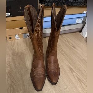 Ariat cowgirl boot